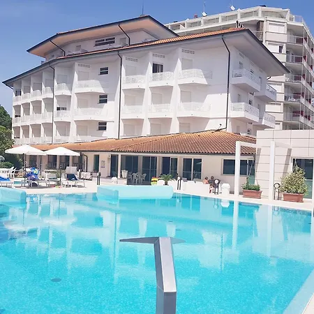 Bristol Hotel 4*